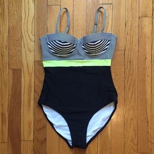 Push-Up One Piece Swimsuit  Black Color Block